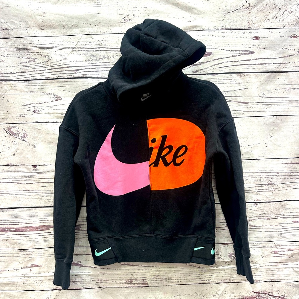 Nike Sportswear Big Girls Black Logo Graphic Fleece Pullover Hoodie Sweatshirt